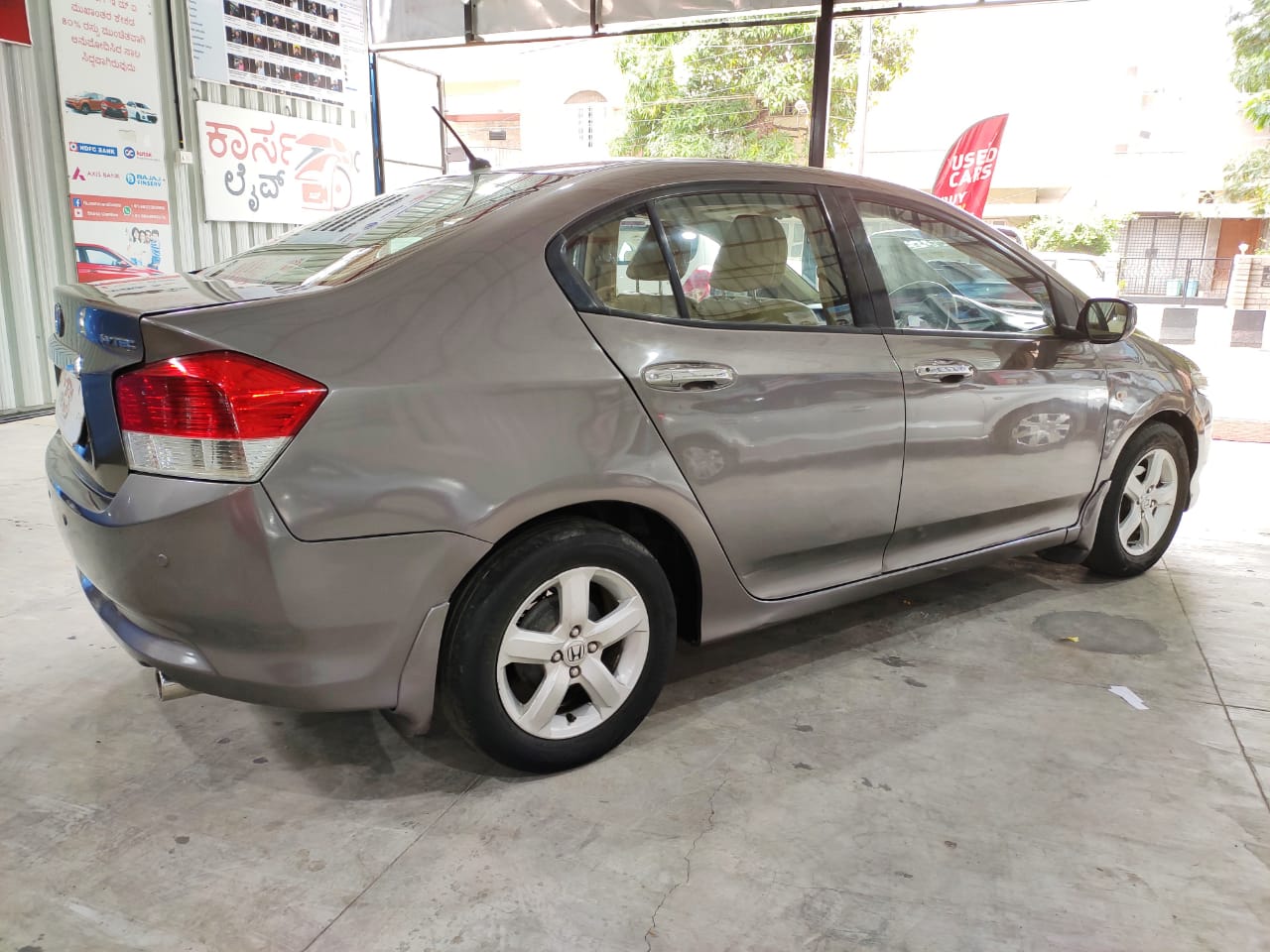 Honda City iVtec VMT 2011 Petrol With Dual Airbags ABS Single owner + Warranty one Year Free ...