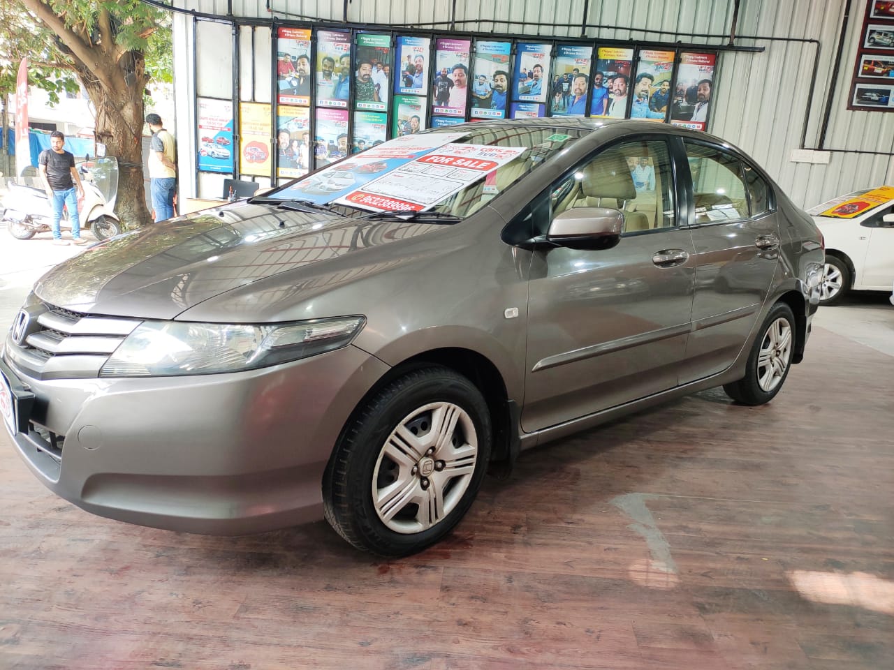 Honda City iVtec SMT 2011 Petrol With Dual Airbags + Warranty one Year Free - CarsLive.in